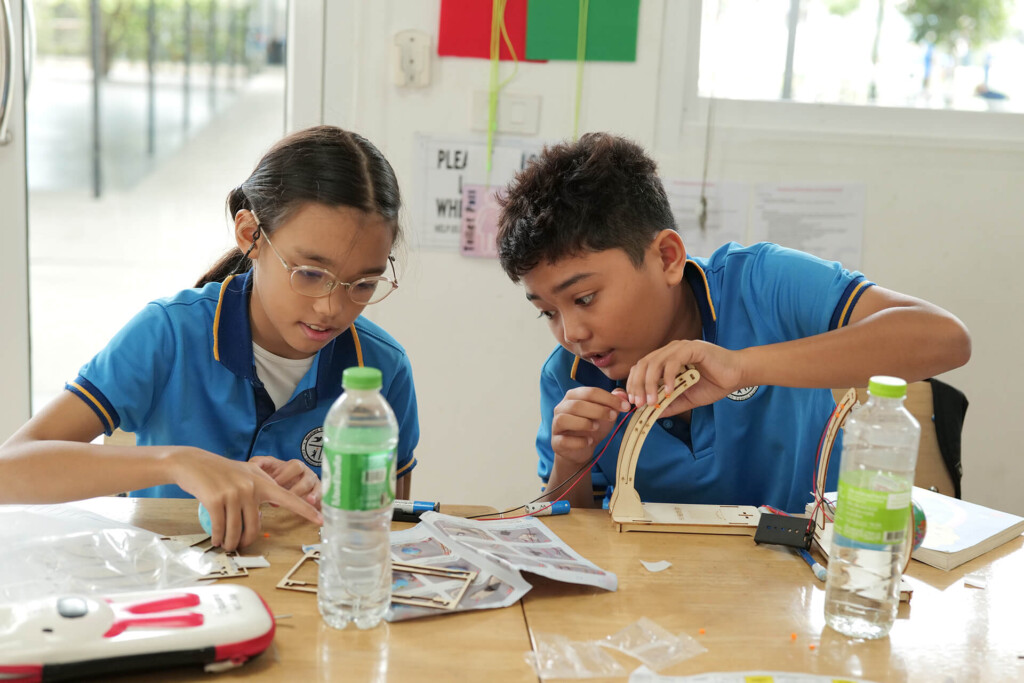 Élémentaire Gallery 03